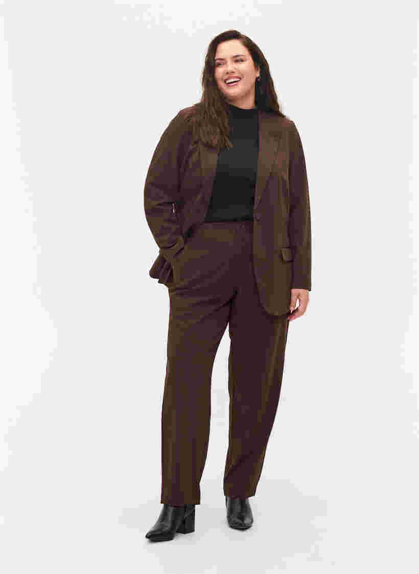 Klassisk bukse med lommer, Java, Model