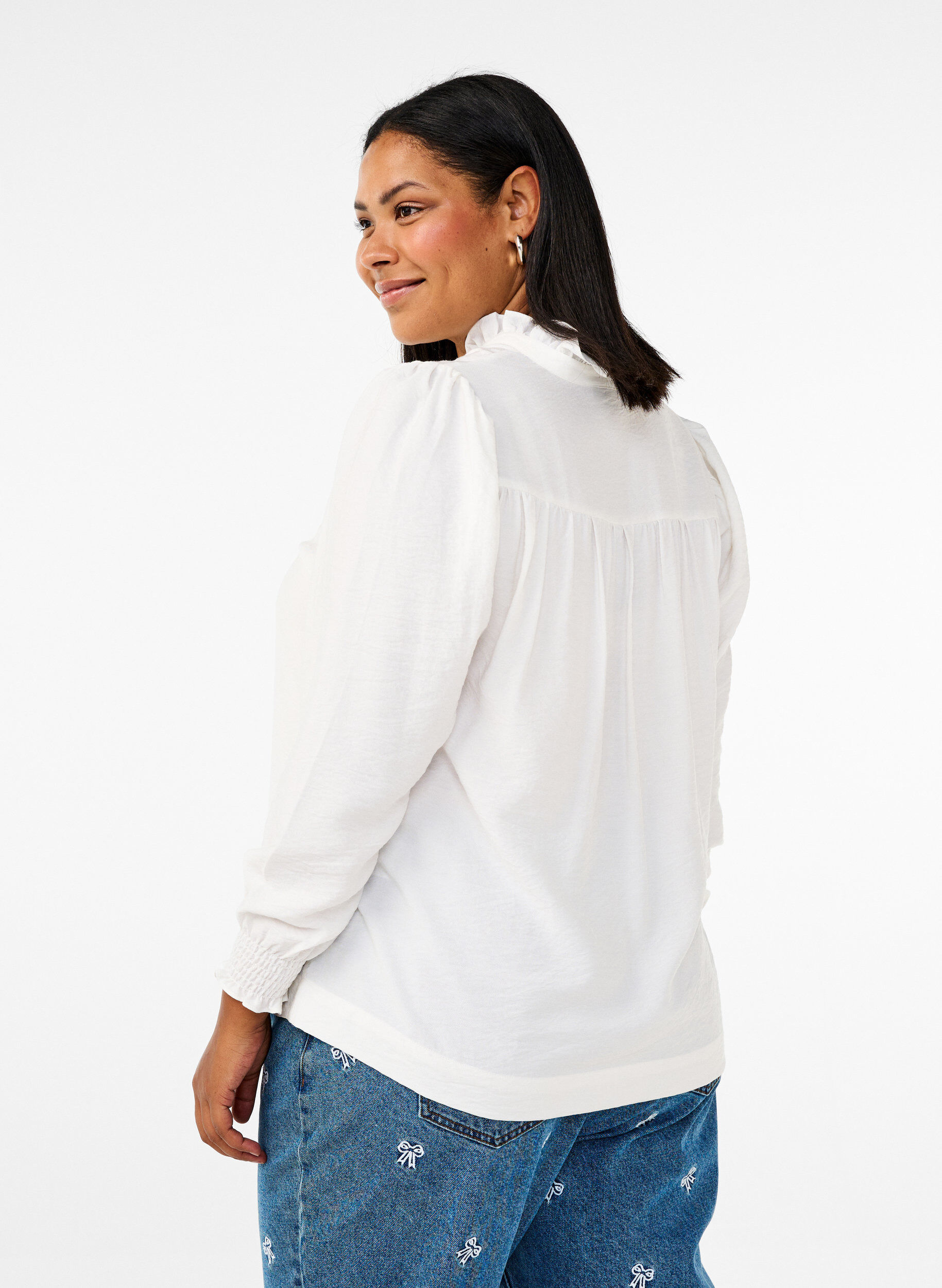 Zizzi Bluse med volangkrage, Vanilje, Model image number 2