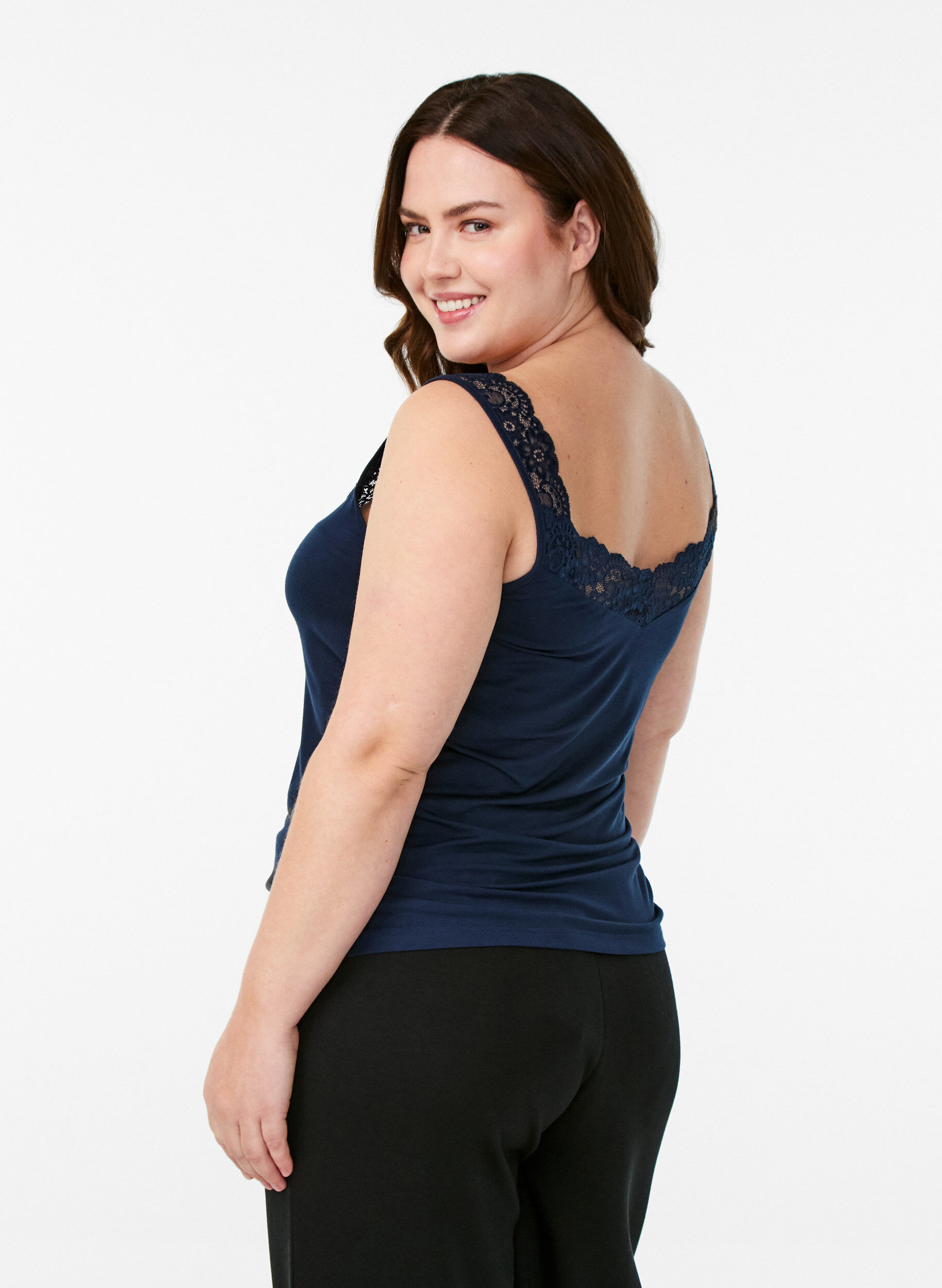 Zizzi Viscose-topp med blondedetaljer, Bl&aring;, Model image number 2