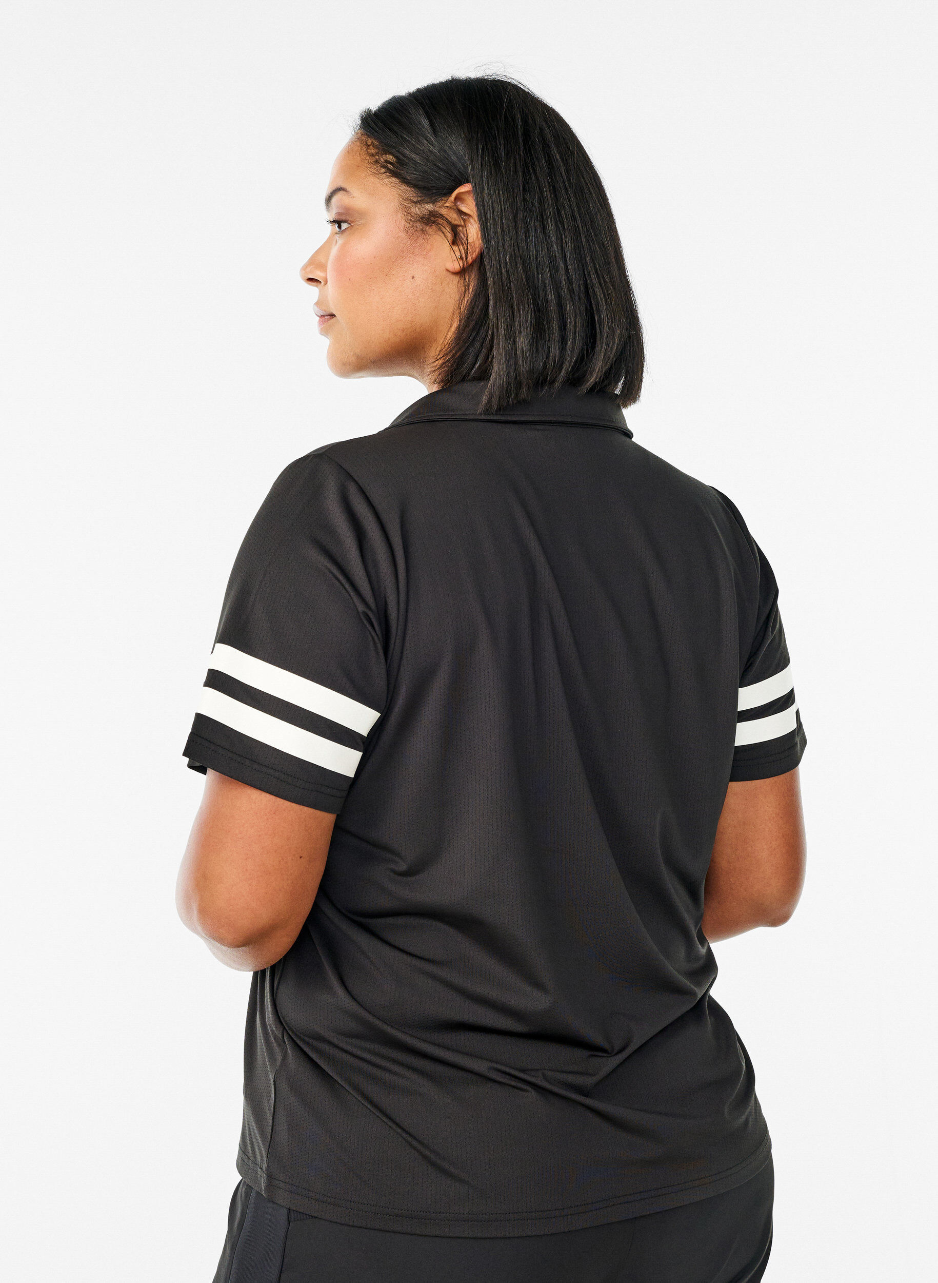 Zizzi Sporty poloskjorte med stripete detaljer, Svart, Model image number 2