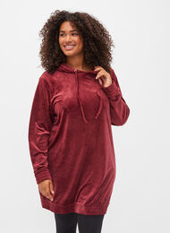 Velurkjole med hette, Cabernet, Model