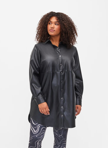 Lang skjorte i imitert skinn, Black, Model image number 0