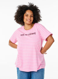 Stripete T-skjorte med teksttrykk, Rosa Stripete T-skjorte med teksttrykk, Rosa, Model