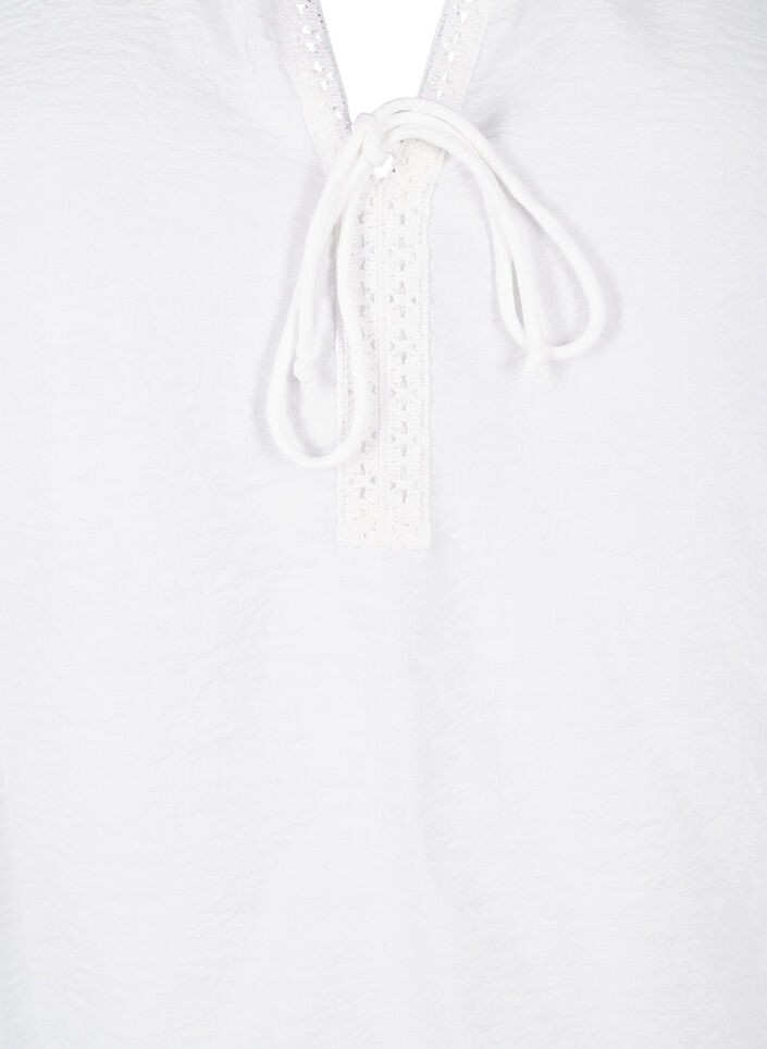 Kortermet bluse i viskose med volangdetaljer, Bright White, Packshot image number 2