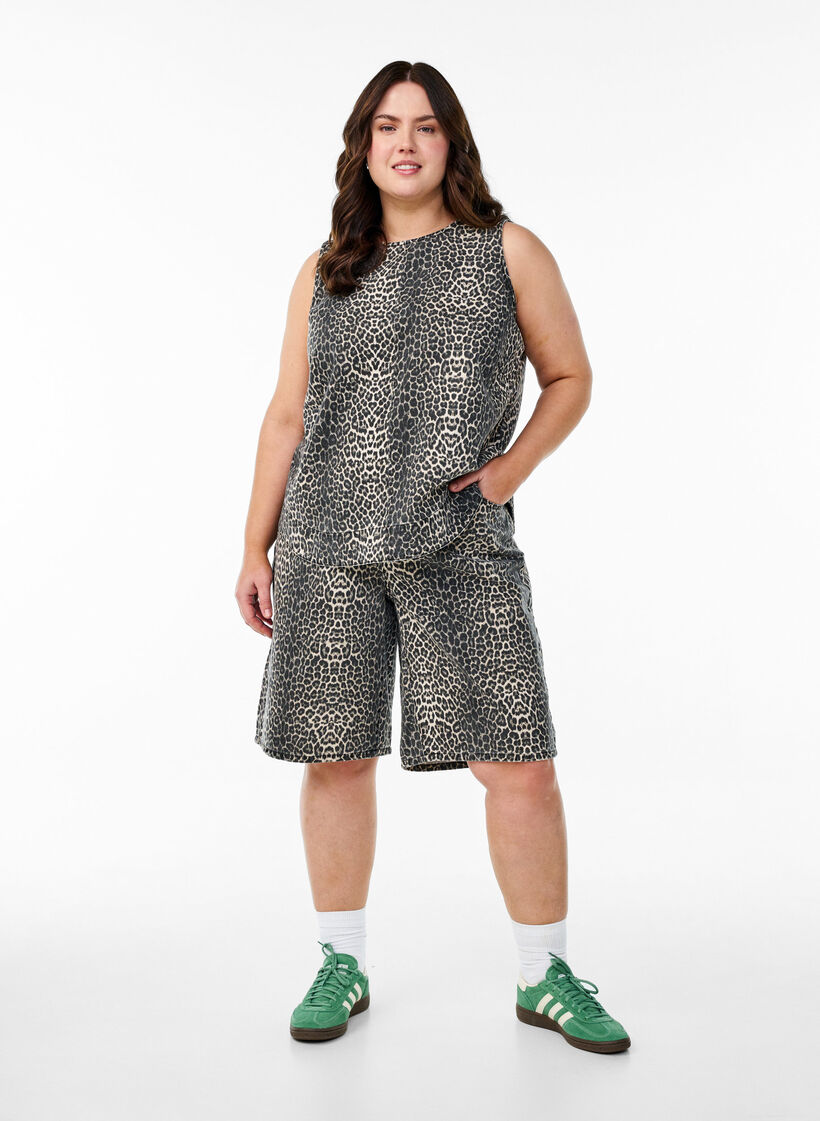 Ermeløs denimtopp med leopardmønster, Brun, Model image number 1