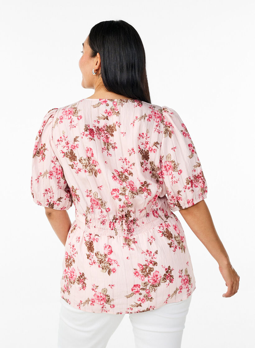 Bluse med blomsterprint, korte ermer og smocket midje, Rosa, Model image number 2