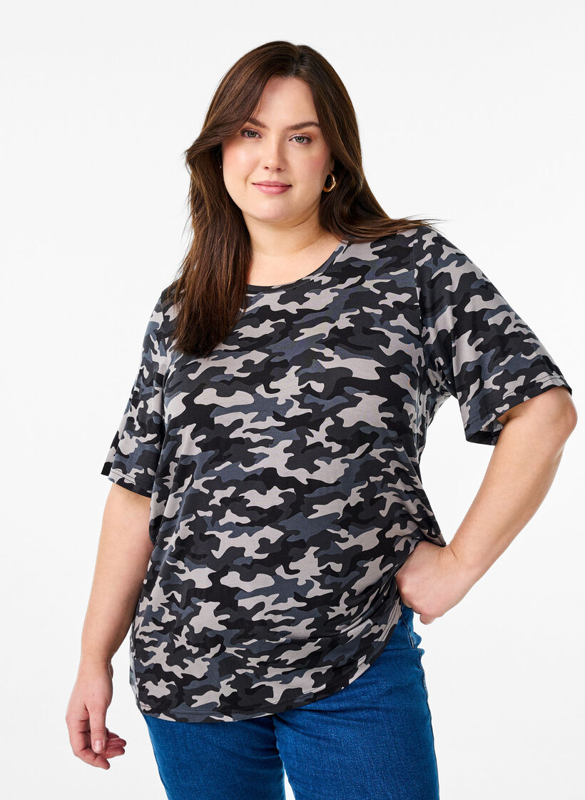 T-skjorte med TENCEL&trade; Lyocell og kamuflasjetrykk, Gr&aring;, Model image number 0