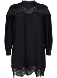 Kjole i viskose med broderte detaljer