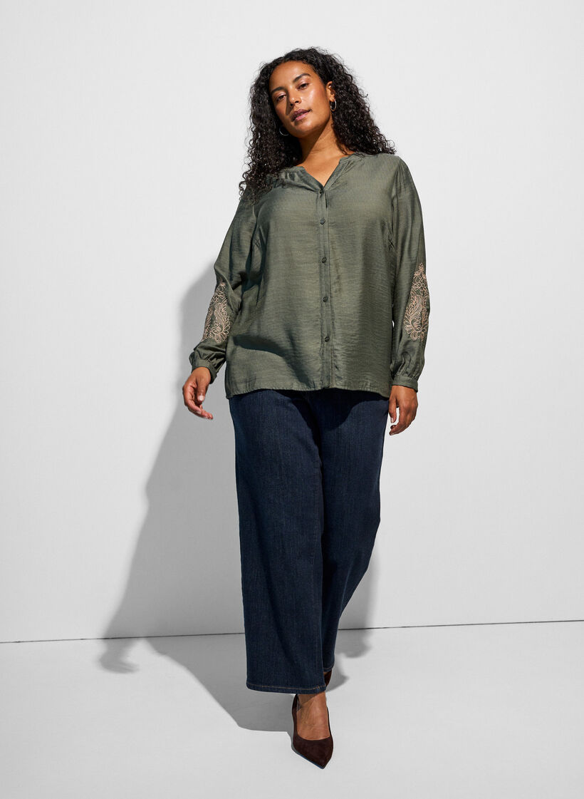 Viskoseskjorte med broderte ermer, Gr&oslash;nn, Model image number 1
