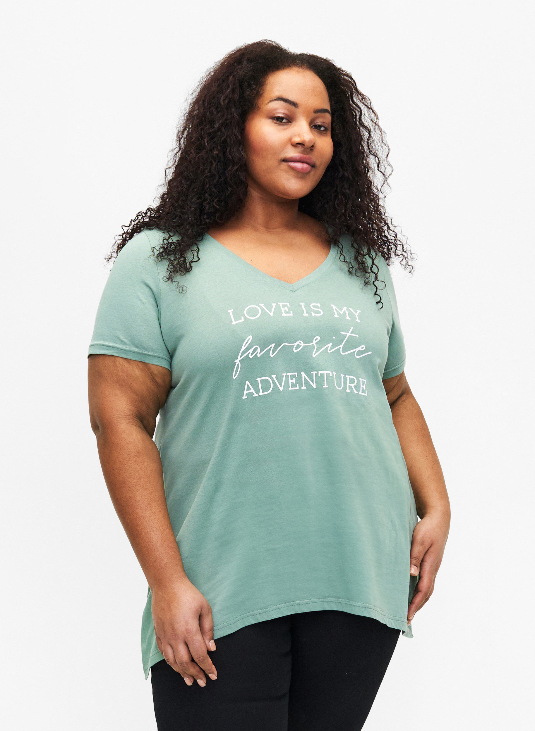 Zizzi T-skjorte i bomull med korte ermer, Chinois G. W. Love, Model image number 0