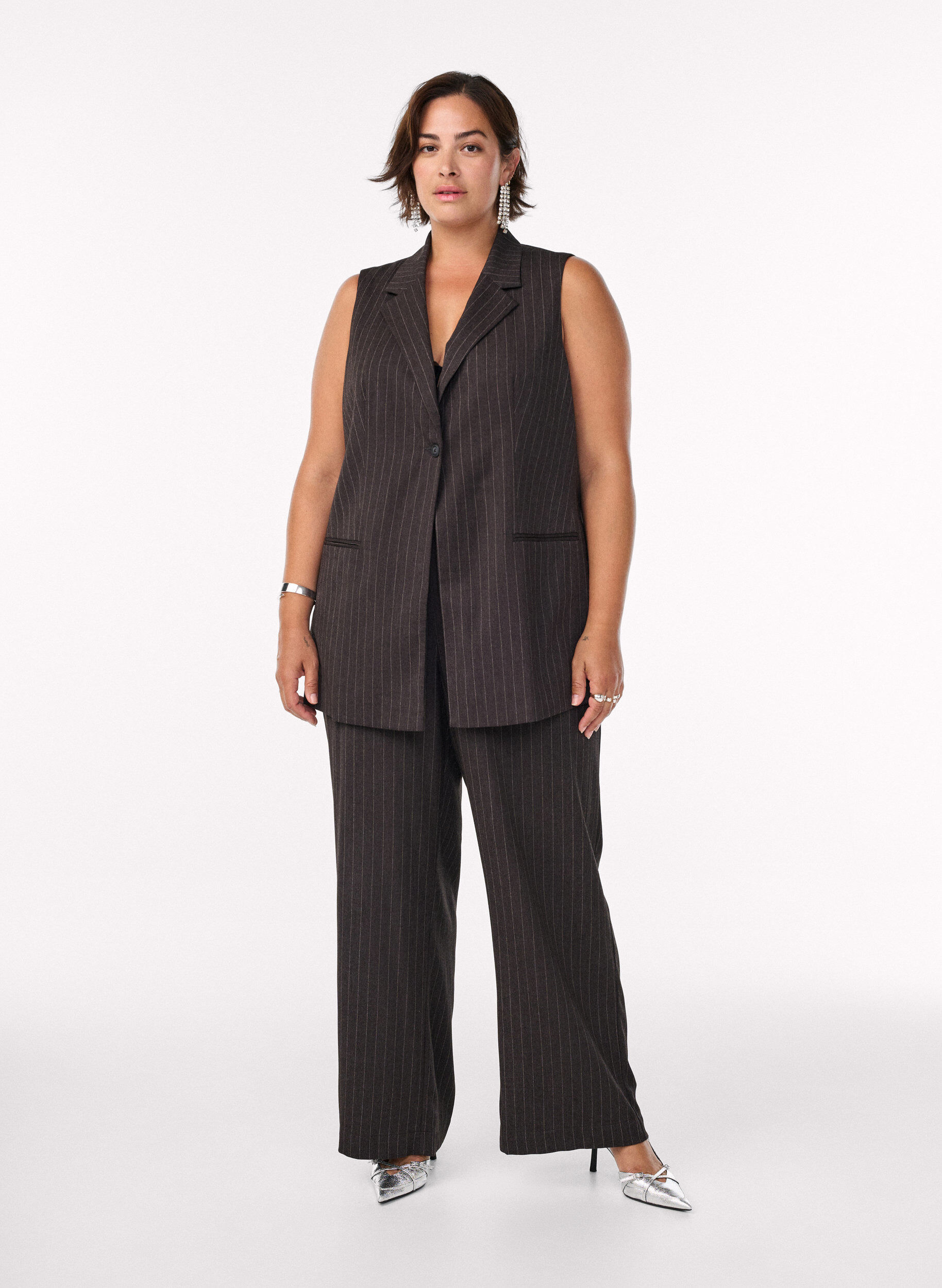 Zizzi Pinstripe vest med jakkeslag, Brun, Model image number 1