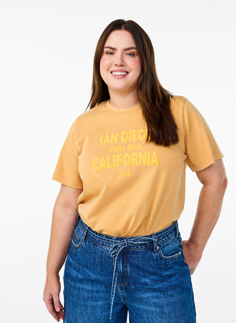 T-skjorte i økologisk bomull med et kult trykk, Gul, Model image number 0