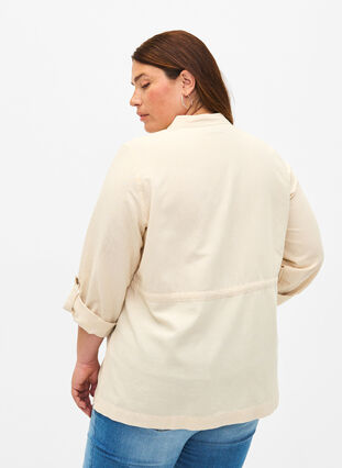 Skjorte i linblanding med lommer, Sandshell, Model image number 1
