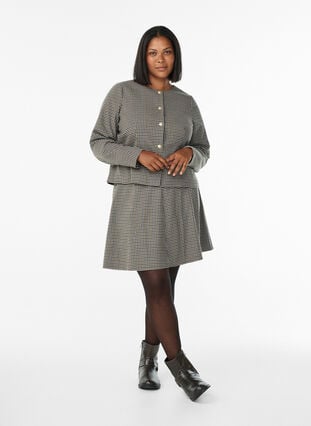 Zizzi Kort jakke med gullfargede knapper, Brun, Model image number 1