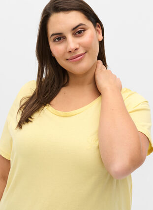 Kortermet T-skjorte i bomull med trykk, Pale Banana Shine, Model image number 2