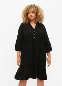 Stripete viskosekjole med blondebånd og 3/4 ermer, Black, Model