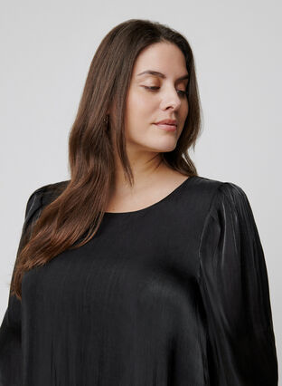 Kjole med shine og lange puffermer, Black, Model image number 2