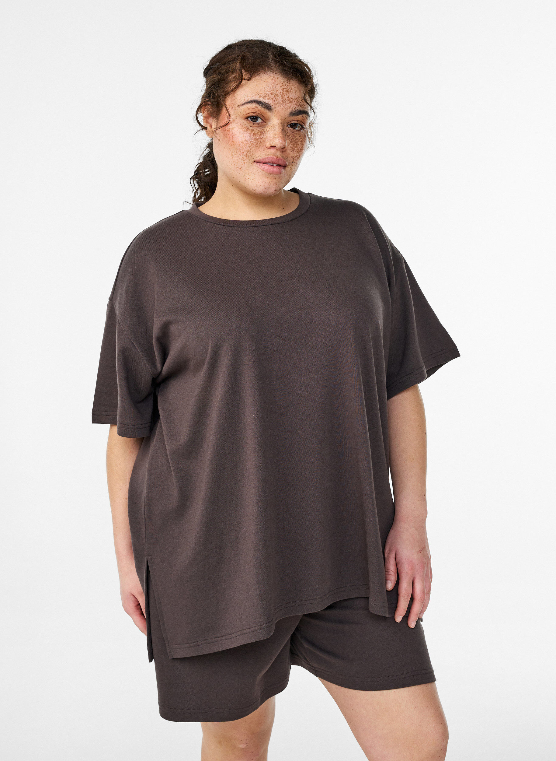 Oversized genser T-skjorte, Brun, Model