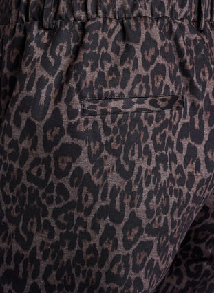 Zizzi Cropped bukser med leopardmønster, Brun, Packshot image number 3