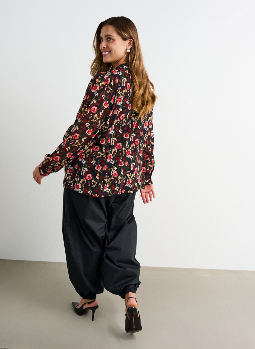 Bluse med heldekkende trykk og kort knappestolpe, Rosa, Model image number 2