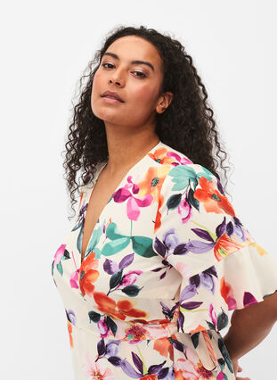 Blomstrete kjole med wrap og 3/4 ermer, Buttercream Flower, Model image number 1