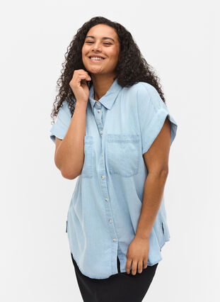 Kortermet skjorte med brystlommer, Light blue denim, Model image number 0