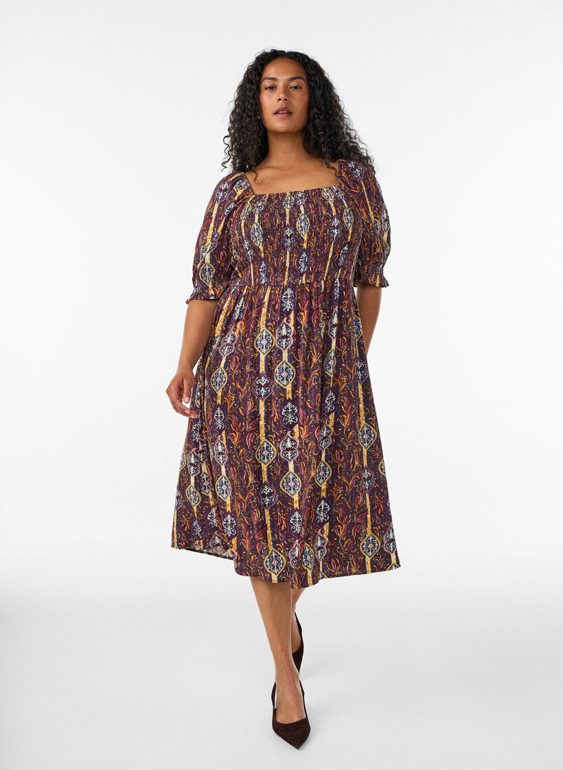 Sommerkjole i viskose med paisley-trykk, Lilla, Model image number 0