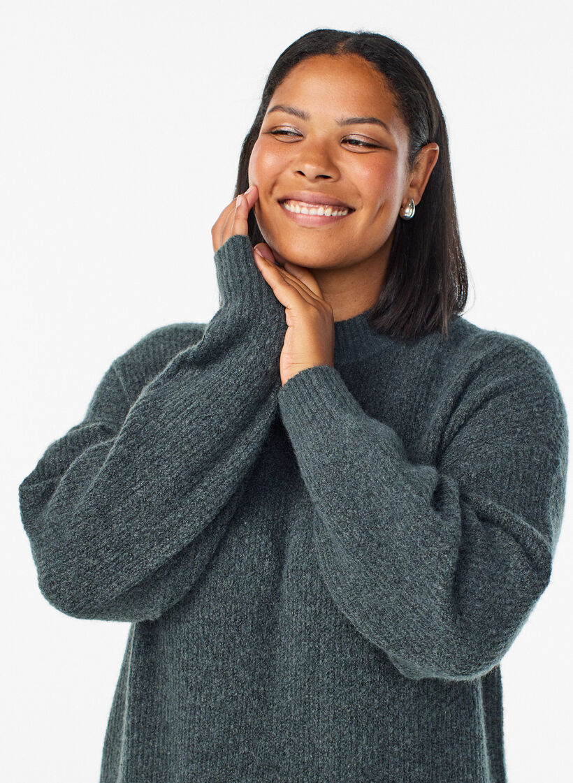 Lang strikkekjole med høy hals, Grønn, Model image number 2