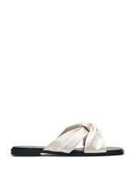 Wide fit - Slip-in med kryssede satengstropper, Whisper White