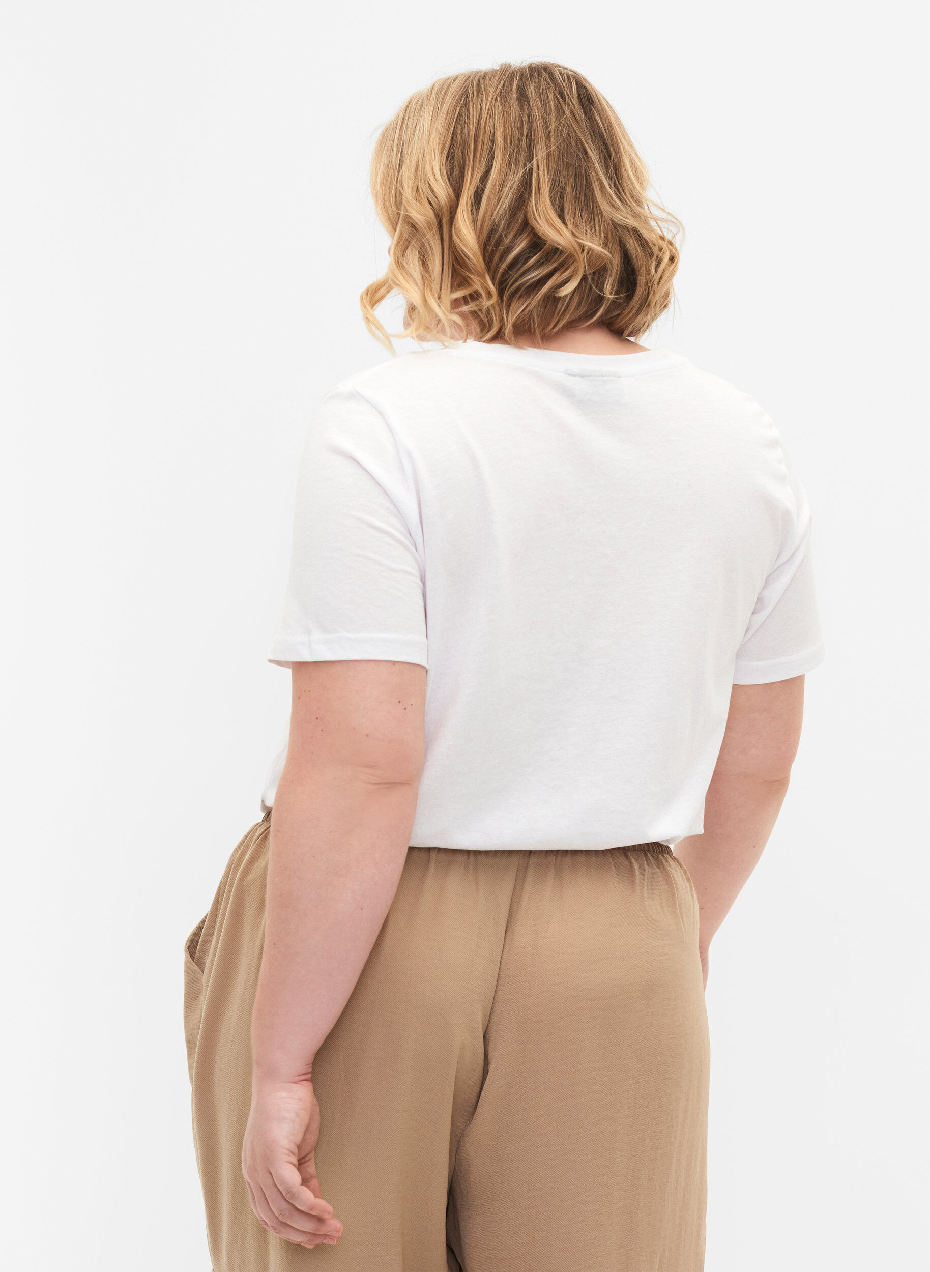 Zizzi T-skjorte med V-hals, 2 stk, Bright White / Black, Model image number 1