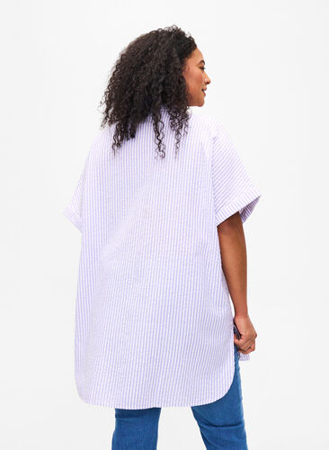 Stripete skjorte med brystlommer, White/LavenderStripe, Model image number 1