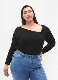 Stramtsittende bluse med asymmetrisk halslinje, Black, Model