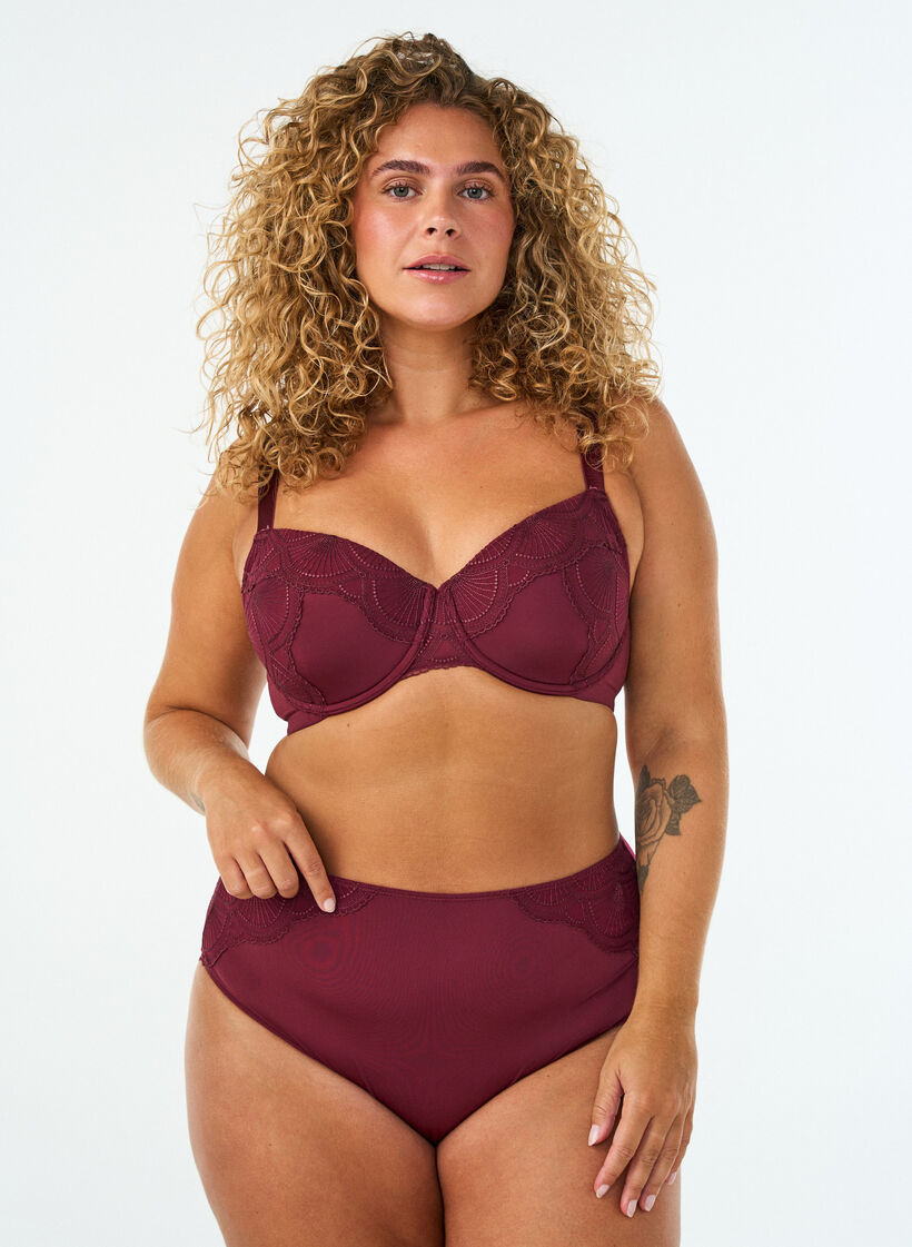 Polstret BH med spiler, blonder og U-rygg, R&oslash;d, Model image number 1