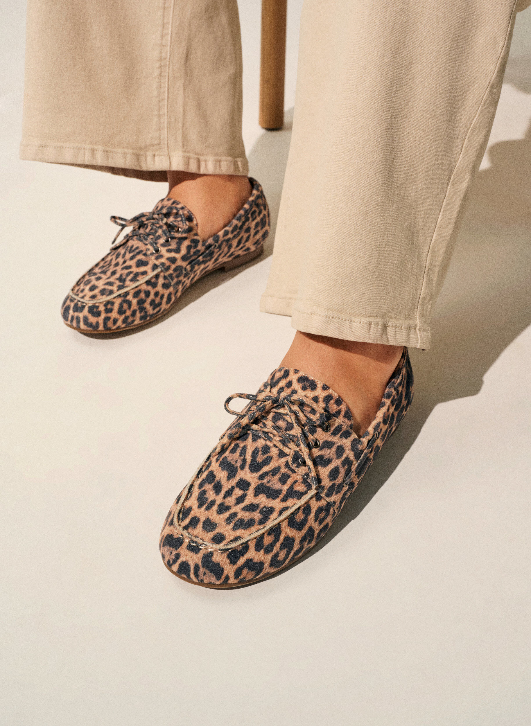 Zizzi Mokasiner i imitert semsket skinn, Beige, Image image number 0