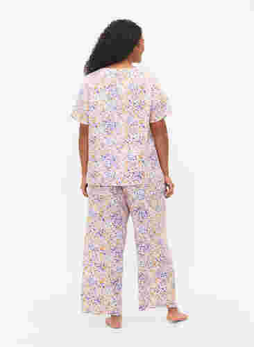 Løse pysjamasbukser i viskose med mønster, Cameo Pink AOP, Model image number 1