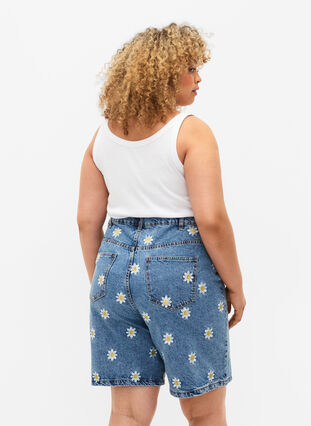 Mille shorts med høyt liv og broderte blomster , Light Blue Flower, Model image number 1
