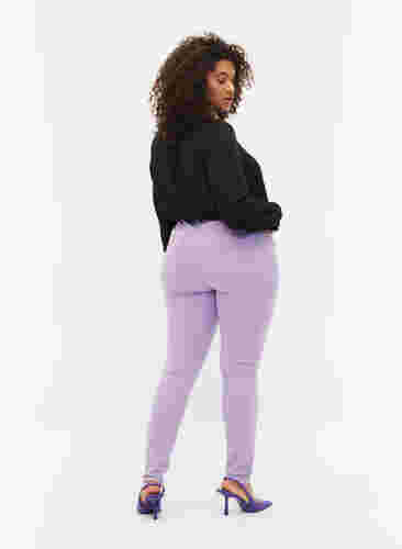 Amy jeans med høyt liv og utrolig slim fit, Lavender, Model image number 1