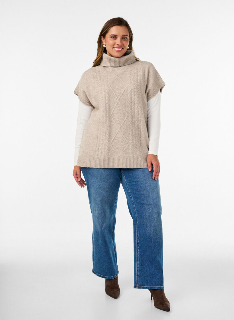 Strikket vest med rullehals og kabelstrikk, Beige, Model image number 1