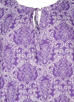 Kortermet viskosekjole med trykk, D. Lavender Oriental, Packshot image number 2
