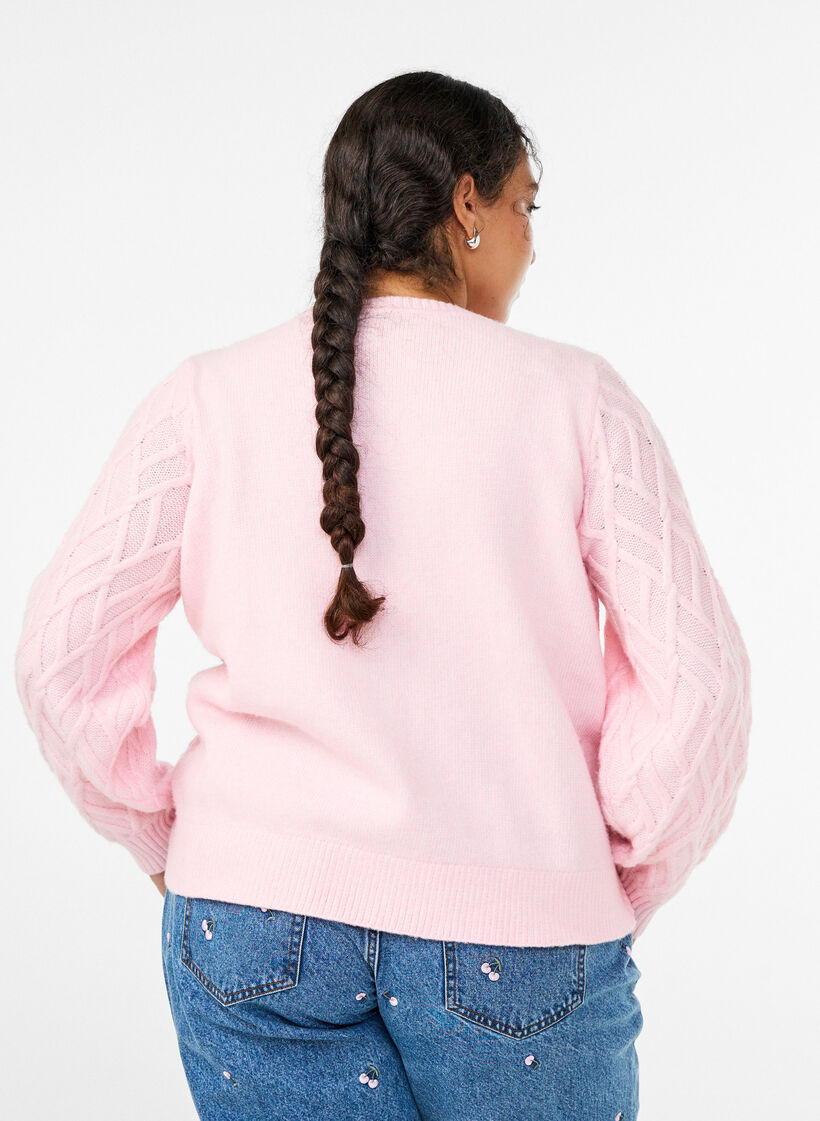 Kabelstrikket cardigan med perleknapper, Rosa, Model image number 2