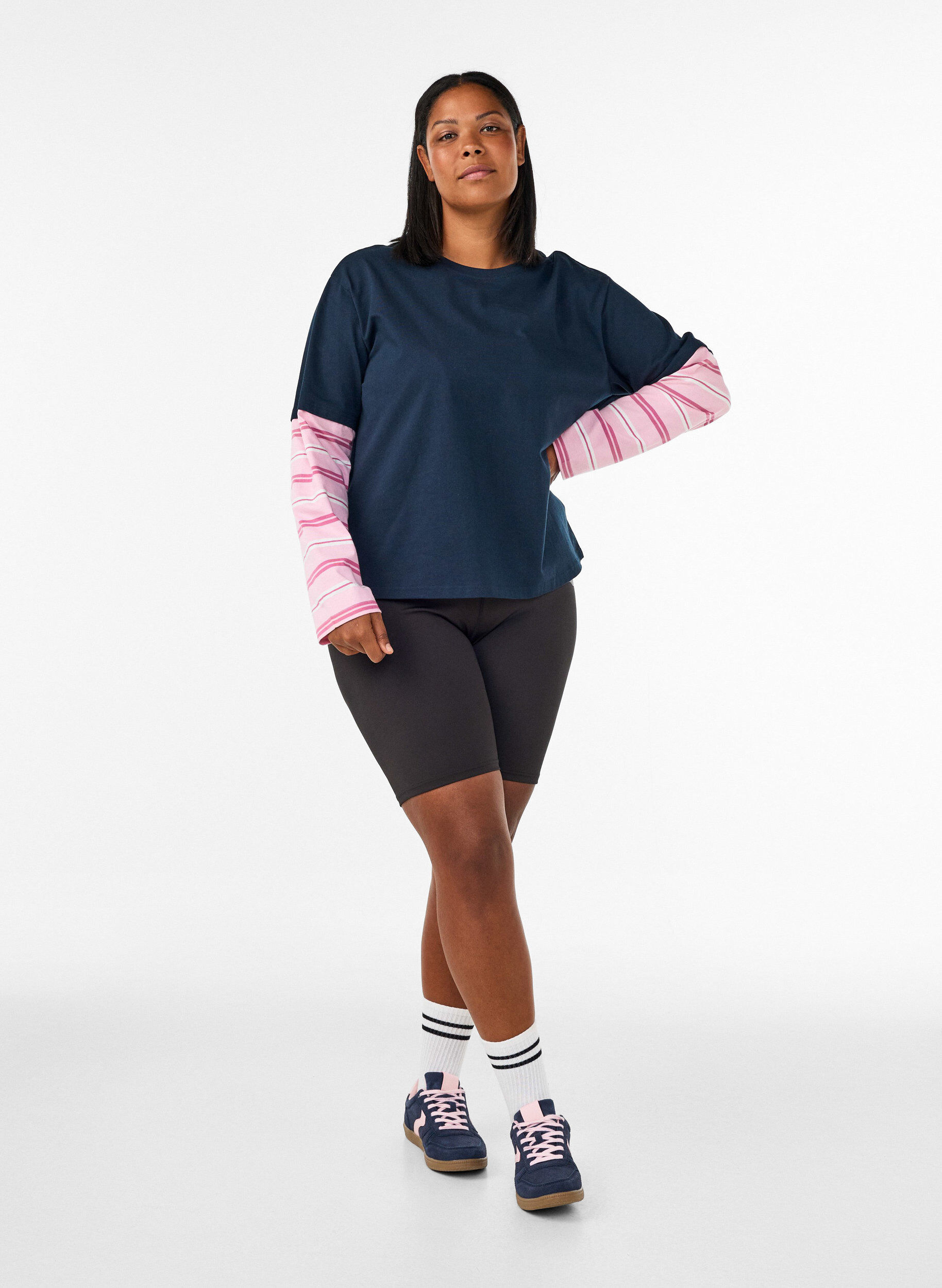 ZizziT-skjorte med en sporty lag-p&aring;-lag stil, Bl&aring;, Model image number 1