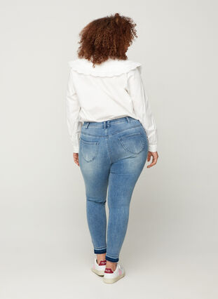 Super slim Amy jeans med splitt, Blue denim, Model image number 1