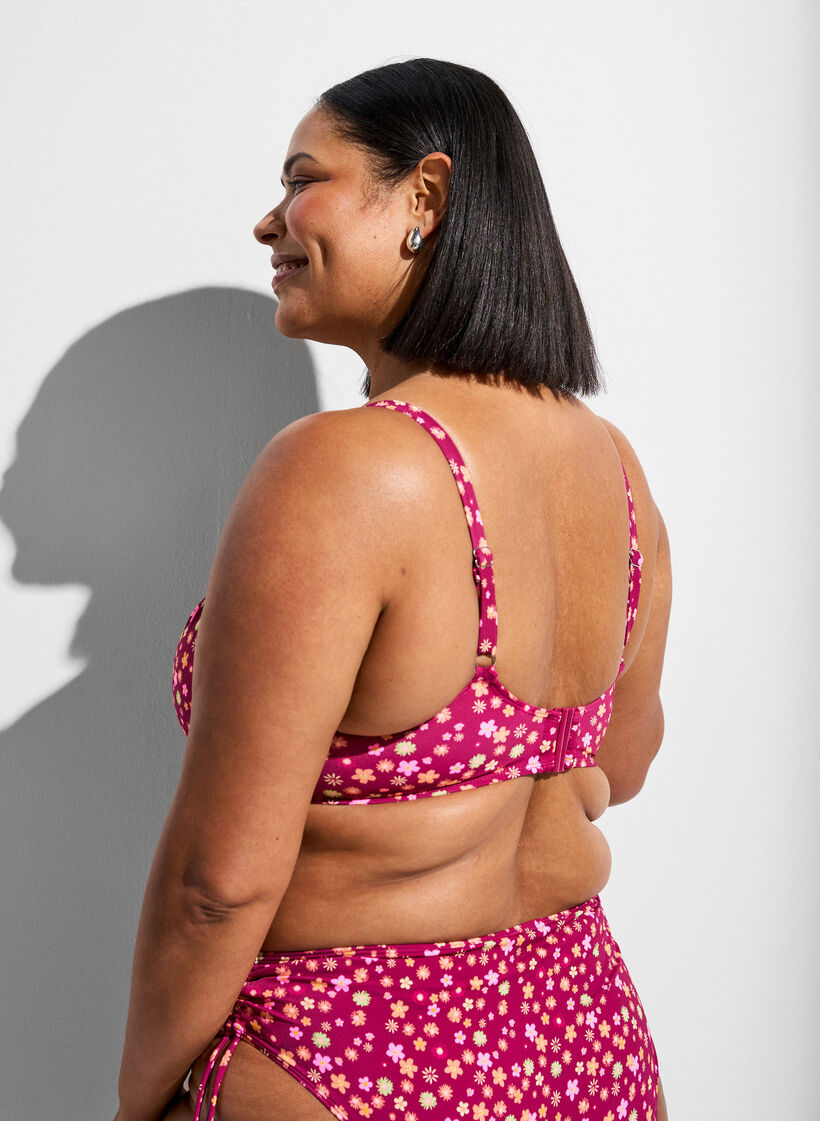 Bikinioverdel med b&oslash;yle og knytestropper, R&oslash;d, Model image number 2