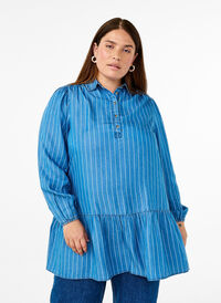Stripet TENCEL™ denim tunika, Blå Stripet TENCEL™ denim tunika, Blå, Model