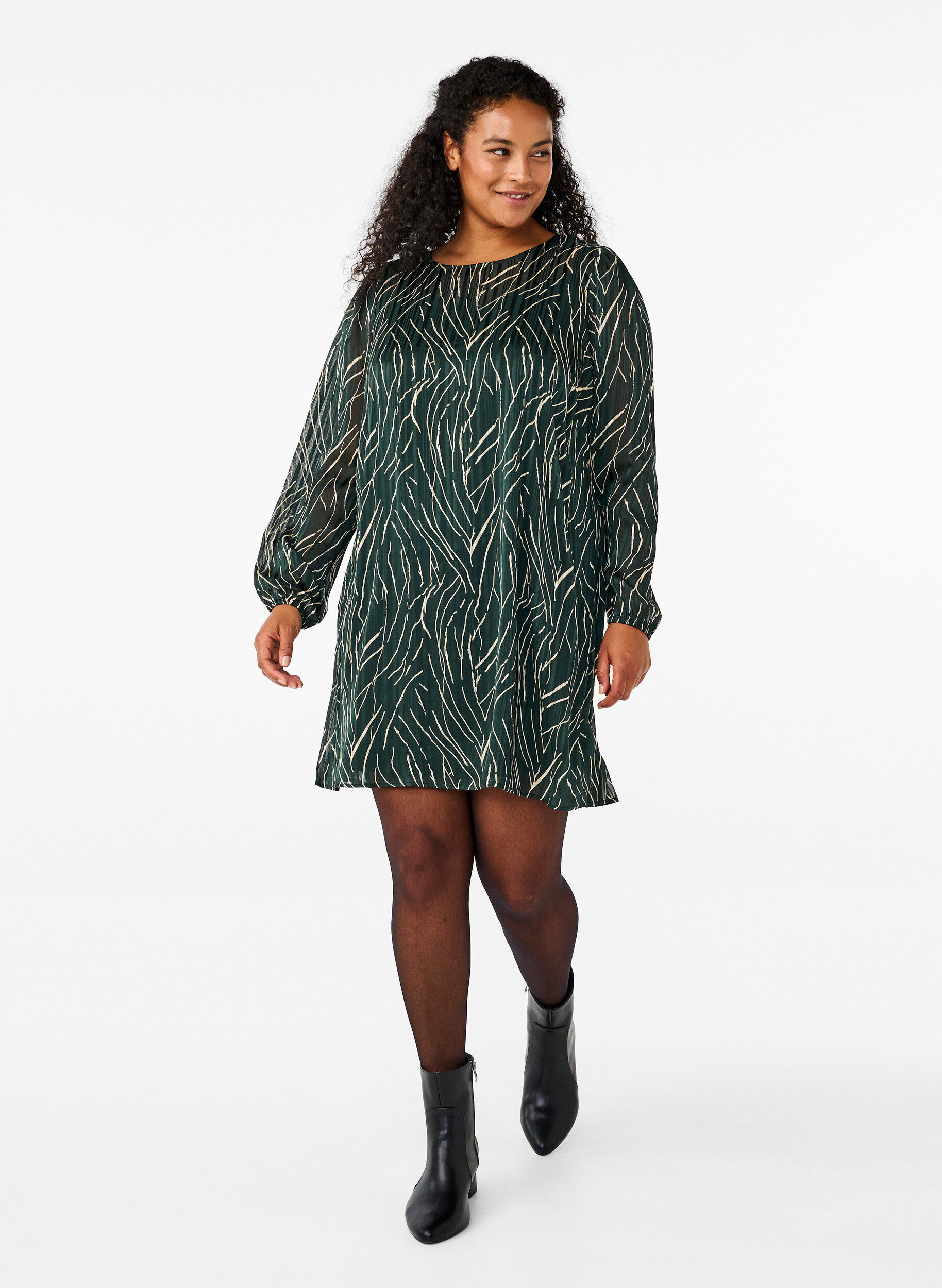 Zizzi Kort m&oslash;nstrete kjole med rund hals, Scarab Safari AOP, Model image number 2