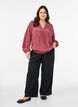 Bluse med V-hals og krøllete tekstur, Rosa, Model image number 1