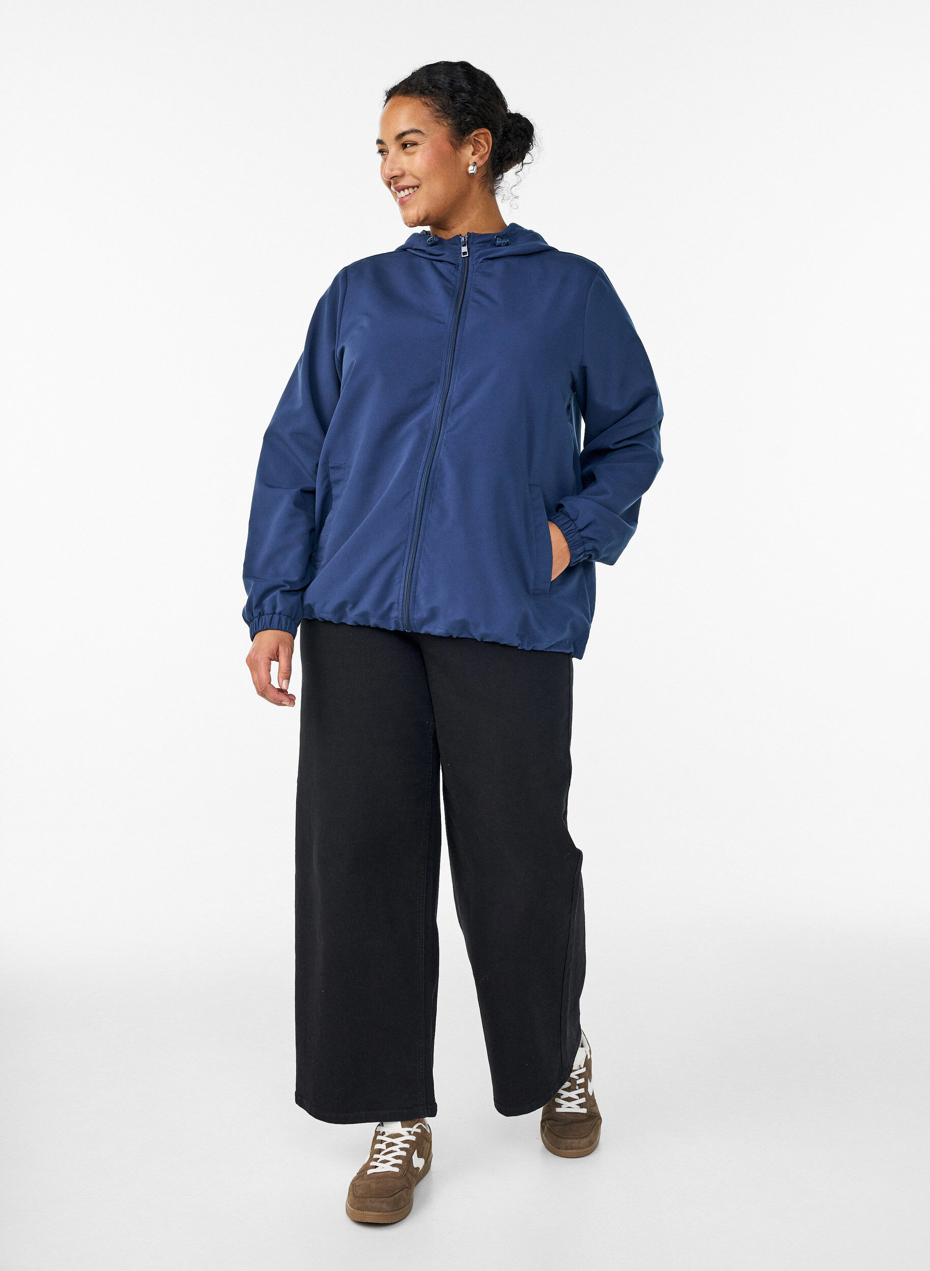 ZizziLett jakke med hette og glidel&aring;s, Bl&aring;, Model image number 1