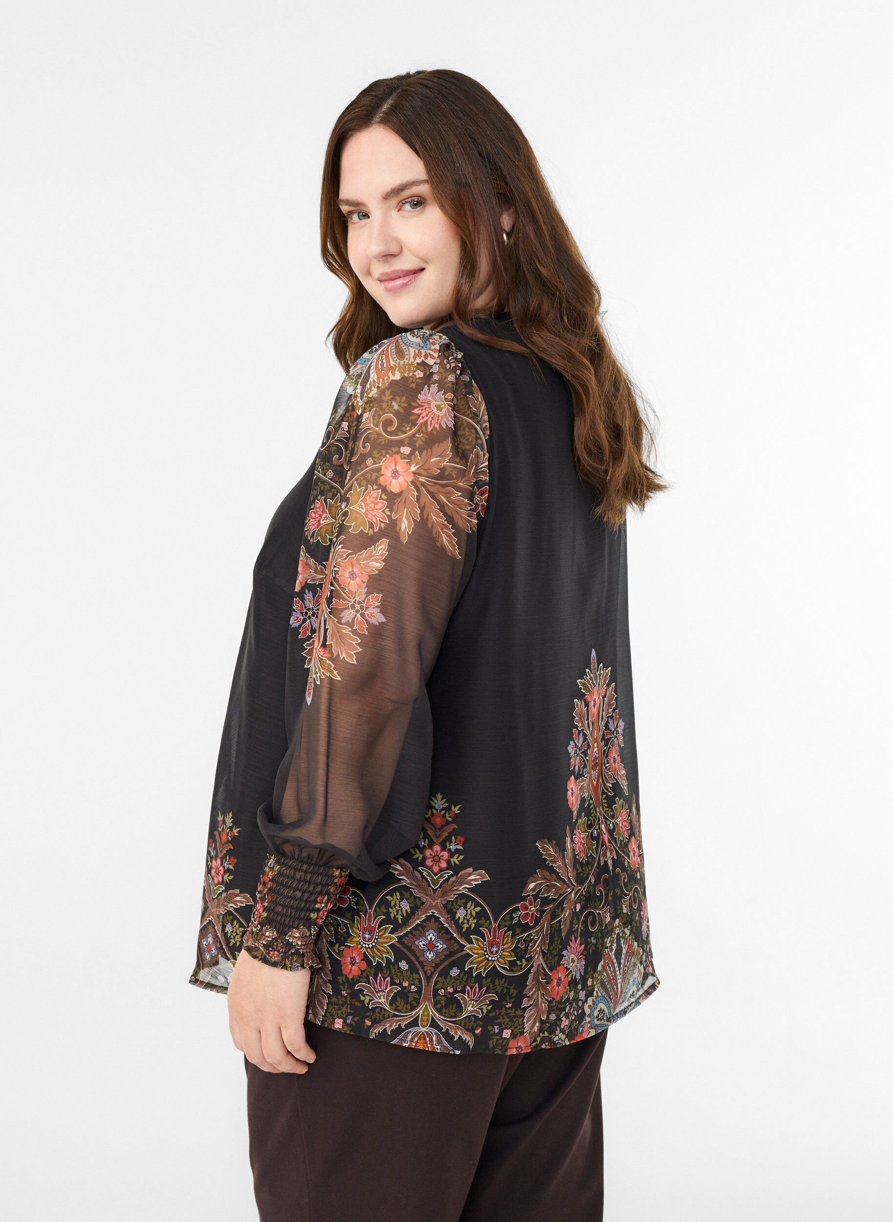 Zizzi Bluse med paisley-trykk og gjennomsiktige ermer, Svart, Model image number 2