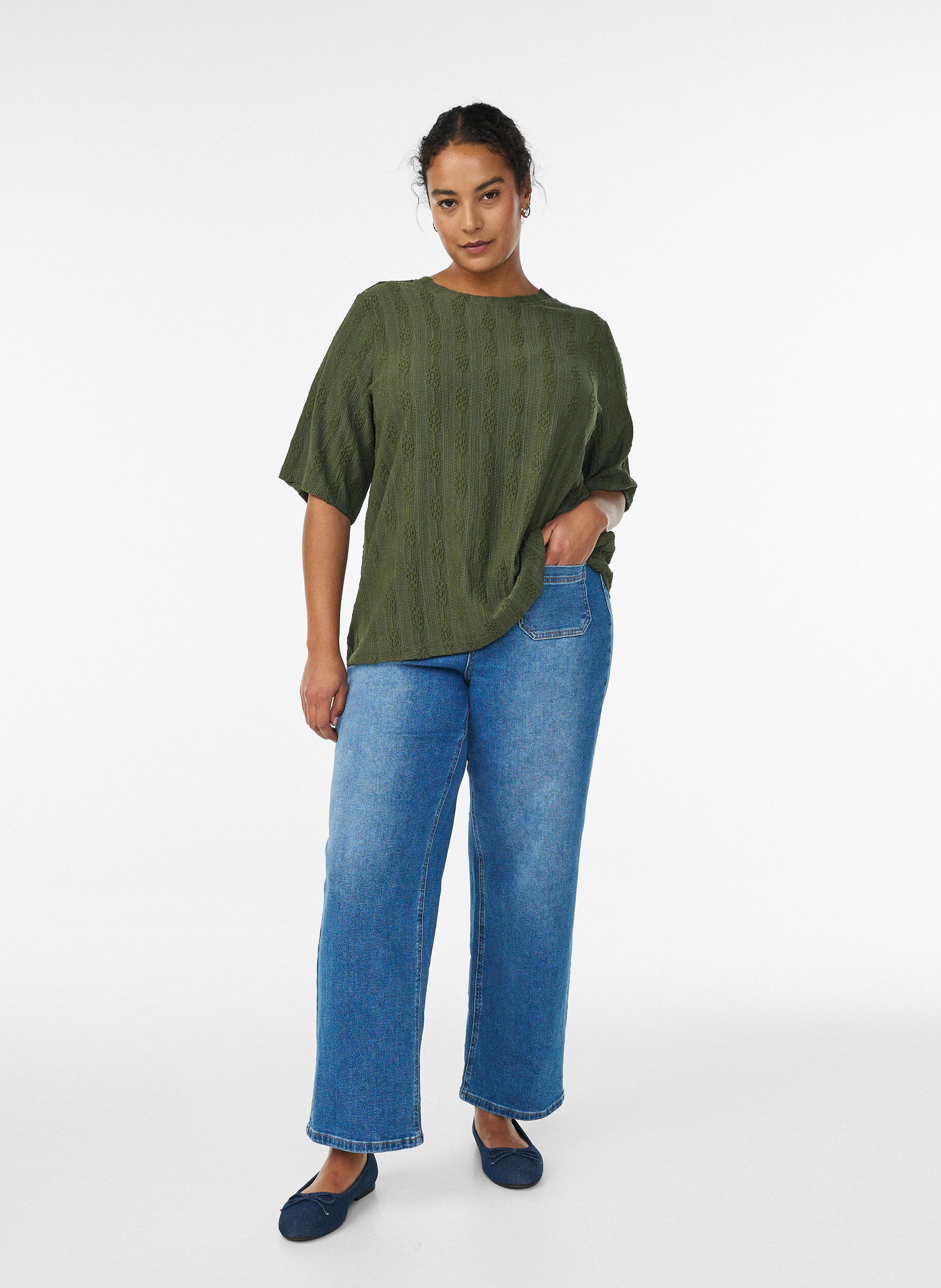 Zizzi Bluse med strukturm&oslash;nster og korte ermer, Gr&oslash;nn, Model image number 1