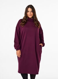 Turtleneck kjole i A-linjefasong, Rød Turtleneck kjole i A-linjefasong, Rød, Model